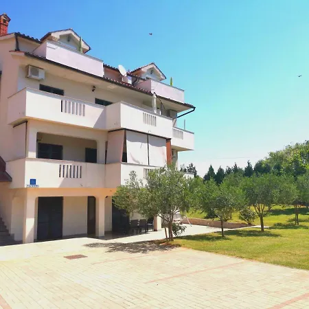 Apartments Ana Medulin Exterior photo
